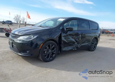 2020 Chrysler Pacifica Touring z USA, uszkodzony, nr VIN 2C4RC1FG5LR109993